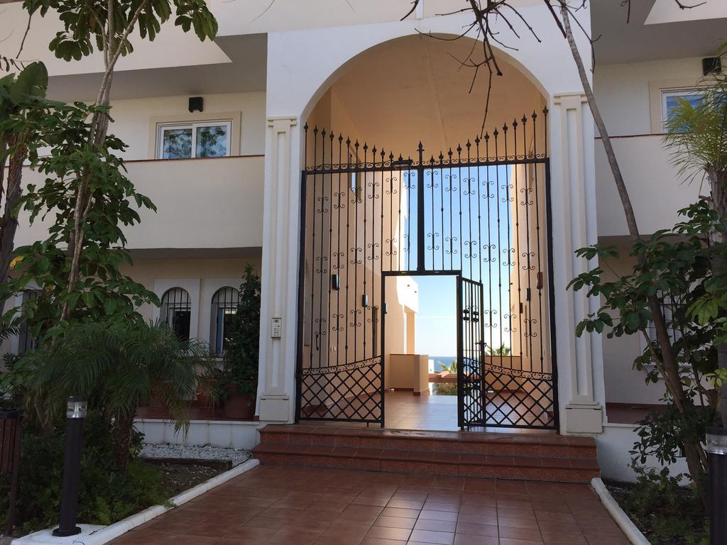 Sinfonia Del Mar Apartment Estepona Ngoại thất bức ảnh