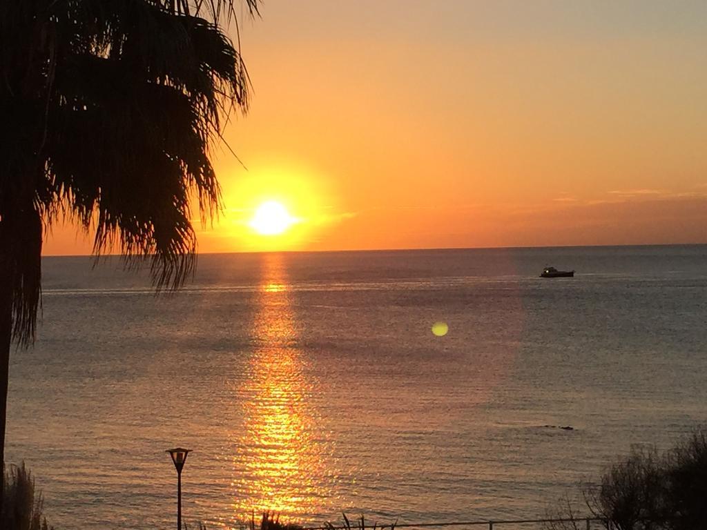Sinfonia Del Mar Apartment Estepona Ngoại thất bức ảnh