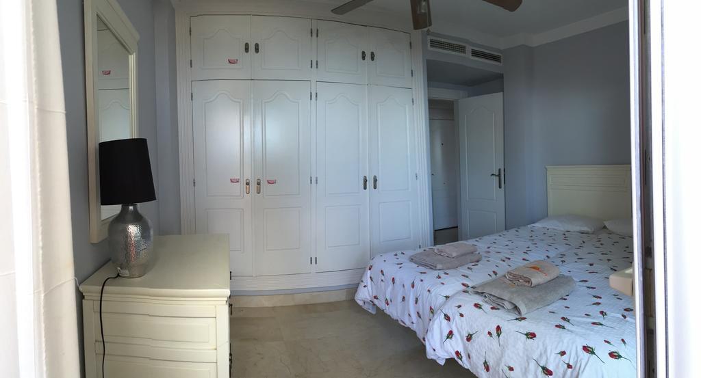 Sinfonia Del Mar Apartment Estepona Ngoại thất bức ảnh