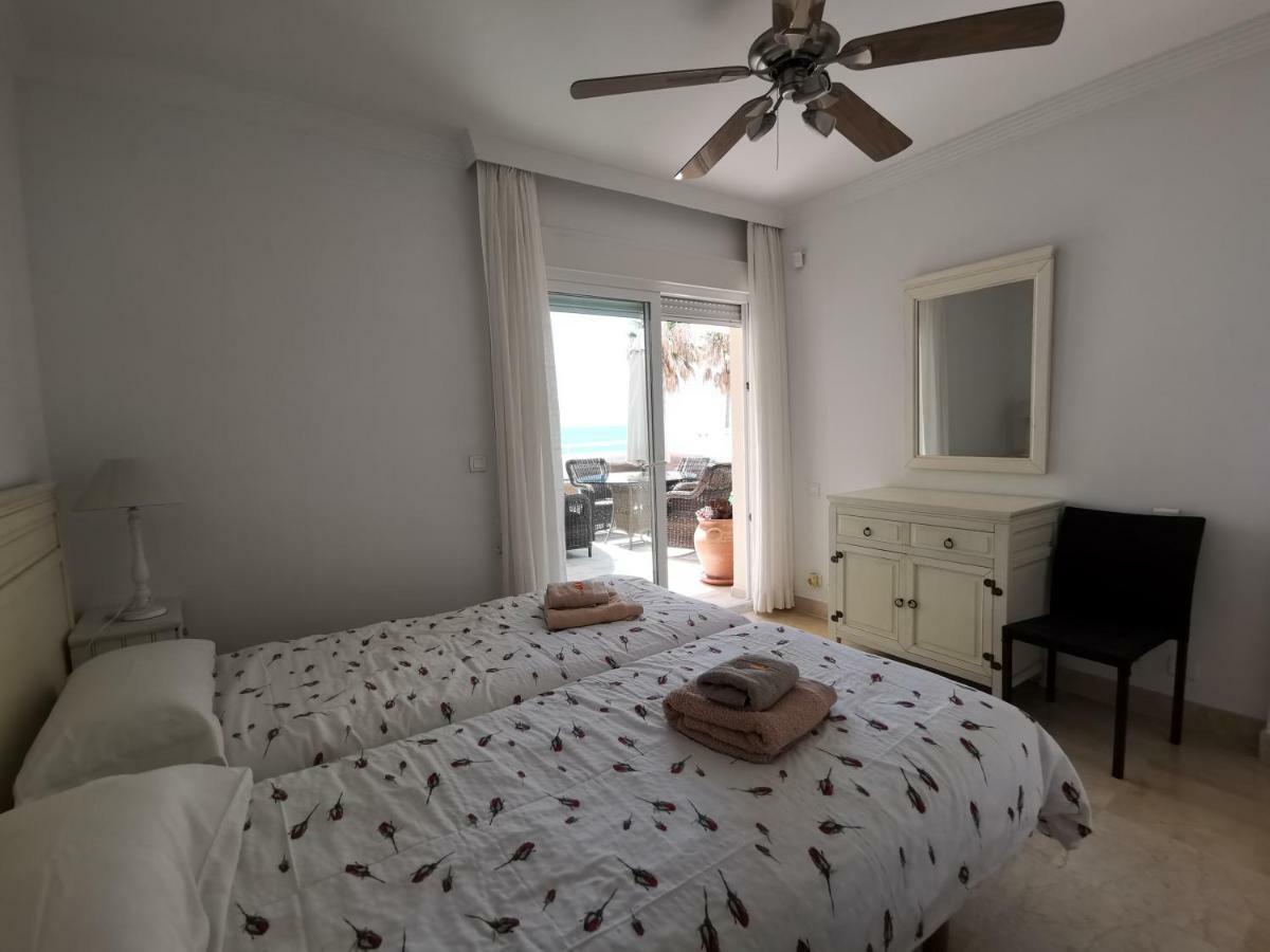 Sinfonia Del Mar Apartment Estepona Ngoại thất bức ảnh